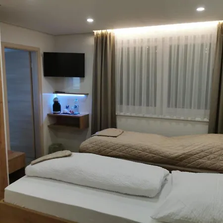 Bed & Breakfast Zimmer-lein