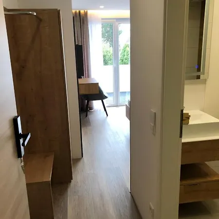 Alojamento de Acomodação e Pequeno-almoço Zimmer-lein Leingarten