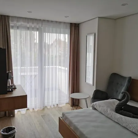 Alojamento de Acomodação e Pequeno-almoço Zimmer-lein 3*