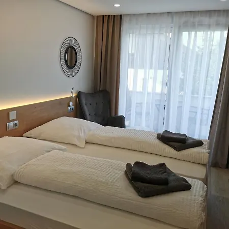Bed & Breakfast Zimmer-lein